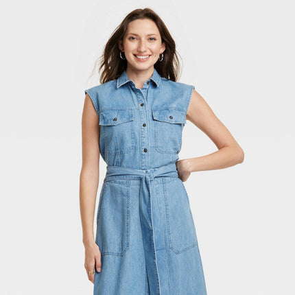 Women's Sleeveless Denim Collared Button-Down Shirt - Universal Thread™ Indigo M